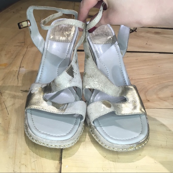 Heeled Shoes - Picture 1 of 2